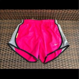 Nike tempo youth large shorts